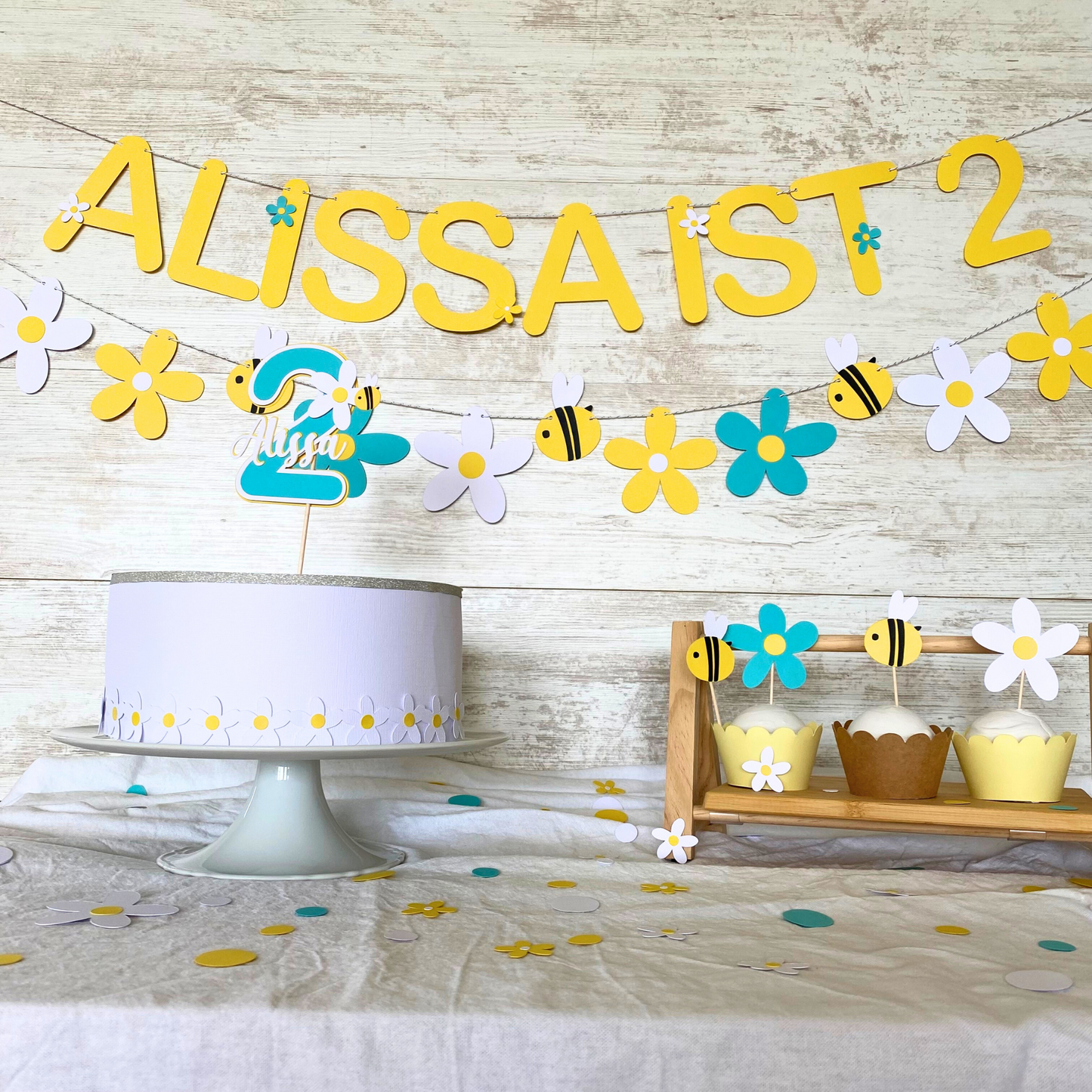 Cupcake topper bees & daisies | Birthday decoration children birthday 1st birthday cupcake decoration table decoration birthday cake children 2nd birthday, second birthday, floral first birthday, bee cupcake topper